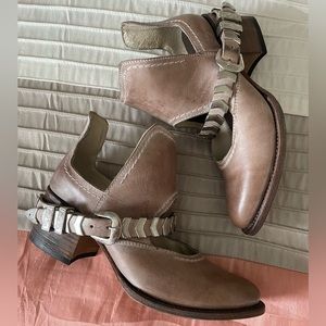 **SOLD** Freebird - BLADE - sz9